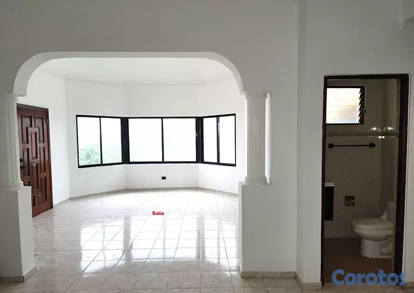 apartamentos -  Alquiler de amplio apartamento, ubicado en Los Cacicazgos.  3