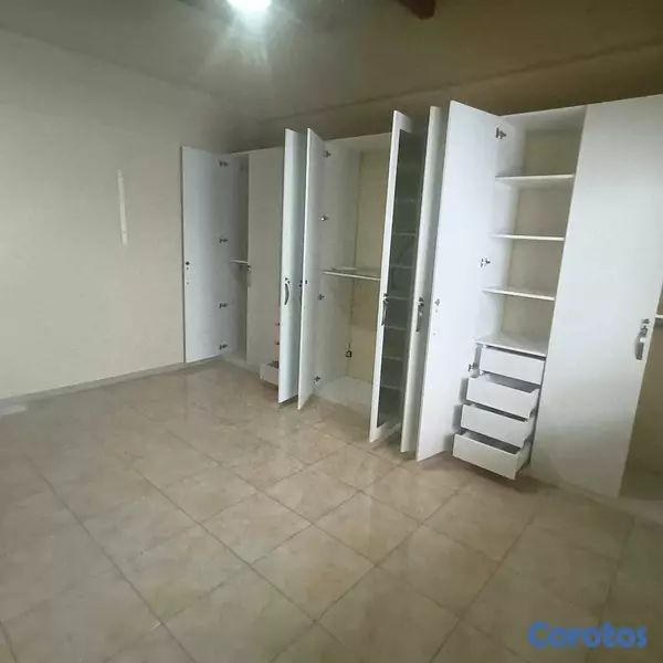 casas - Casa en alquiler en El millon habitaciones  5 8
