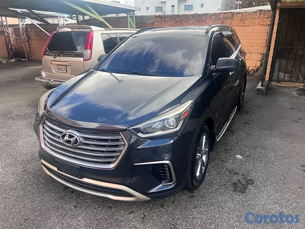 jeepetas y camionetas - Hyundai Santa Fe 2017 AWD Full – 3 Filas, Excelente Estado 7