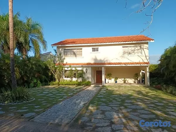 casas vacacionales y villas - Hermosa villa ubicada en el exclusivo Metro Golf & Country Club en Juan Dolio 2