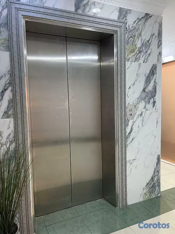 oficinas y locales comerciales - Céntrico local en Venta en Gazcue  7