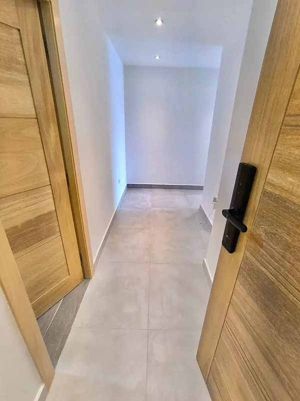apartamentos -  Evaristo Morales Apartamento en Venta 3