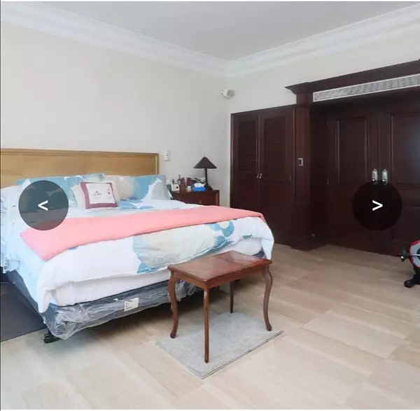 apartamentos - Se vende apartamento de lujo en la Esperilla
 U$S600,000
375.34 m²
3 Hab 4