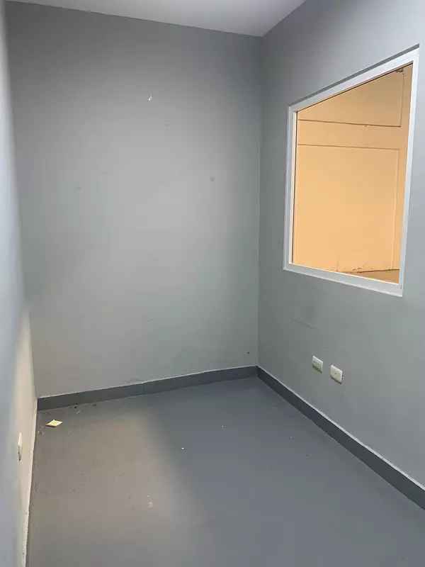 oficinas y locales comerciales - Local con nave y oficinas  8