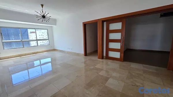 apartamentos - alquiló la Esperilla piso 8 tres habitaciones con baño tres parqueos balcón  2