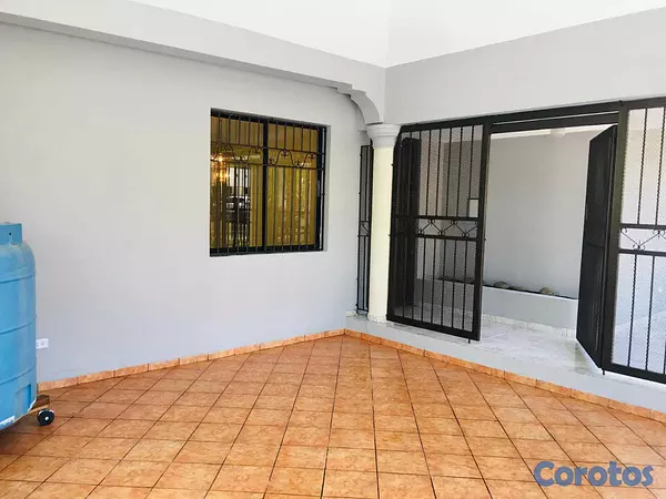 casas - Se vende Amplia Casa En Santiago  4
