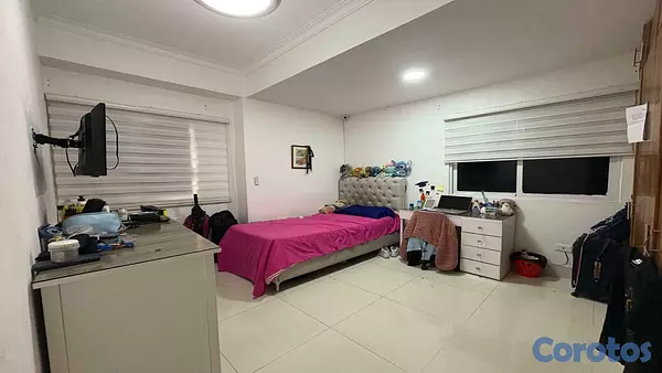 apartamentos - Se vende 2da con Terraza de 4 Hab en Ensache Ozama 8