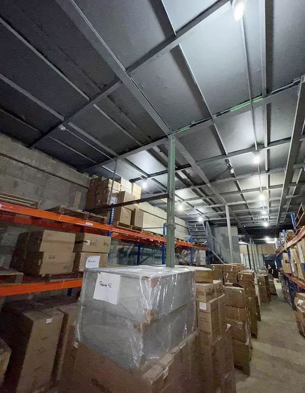 oficinas y locales comerciales - Local tipo nave comercial 6