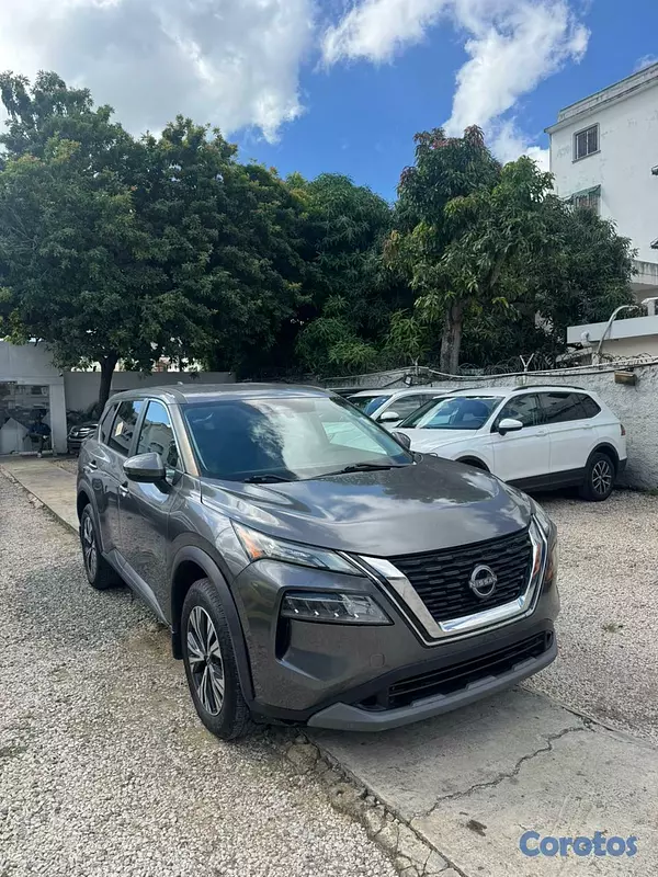 jeepetas y camionetas - Nissan Rogue SV 2022 8