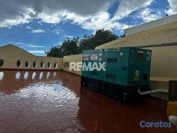 oficinas y locales comerciales - Local Comercial en ZONA COLONIAL 8