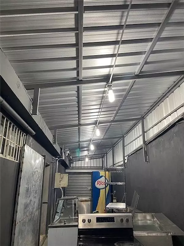 oficinas y locales comerciales - Local céntrico y comercial Prados 7