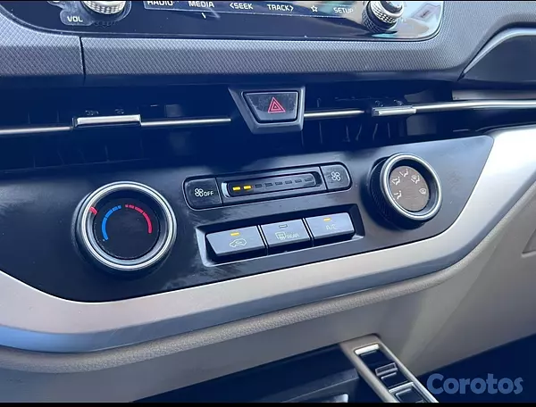 jeepetas y camionetas - Kia carens 2023 de la casa 1.5 dohc 7