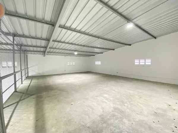 oficinas y locales comerciales - Nave céntrica en Venta  5