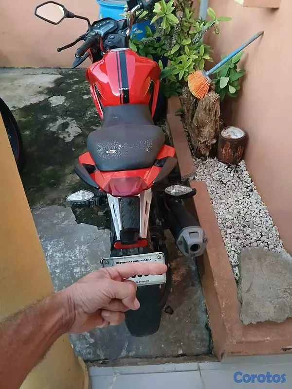 motores y pasolas - Loncin Cr1S Sport Naked  200cc modelo 2023 6