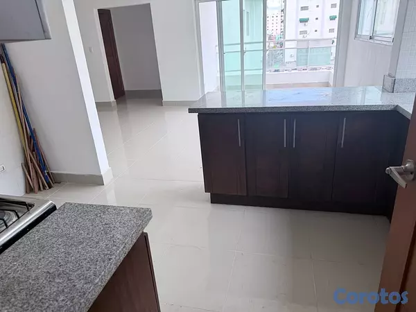 apartamentos - alquiló Evaristo Morales dos habitaciones con su baño dos parqueos balcón servic 5