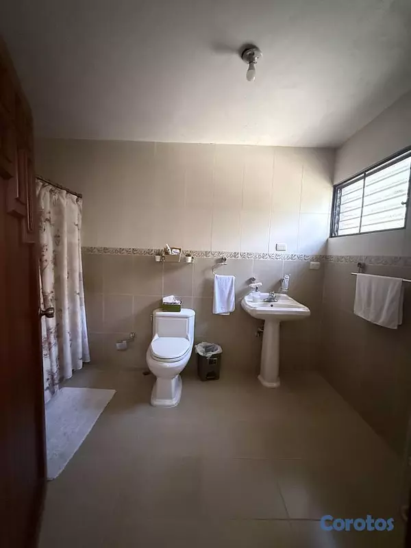 casas - Venta de Casa en Los Cacicazgos de oportunidad  6