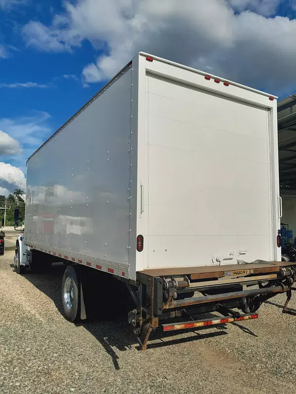 camiones y vehiculos pesados - FREIGHTLINER M2 106 AÑO 2018 5