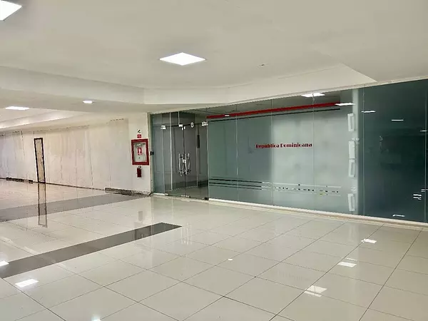 oficinas y locales comerciales - 🔵Alquilo Local 306 mts 2do piso en naco 
 4