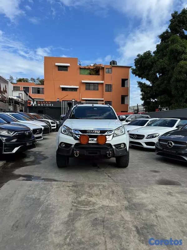jeepetas y camionetas - Isuzu Mux 2016 2