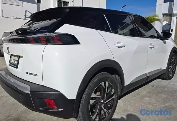 jeepetas y camionetas -  *Oportunidad* Venta de vehículo Peugeot e2008 2020 Como Nuevo 2