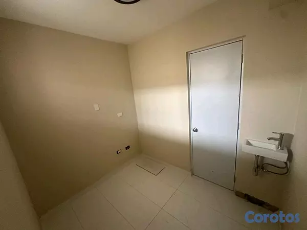 casas - Alquiler de Casa en Ensanche paraíso  11
