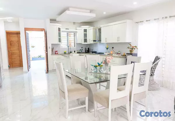 casas - Casa Amplia en Venta con Ubicación segura, las Dia 10
