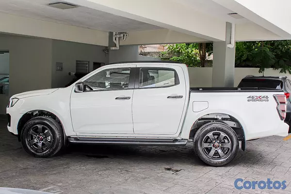 jeepetas y camionetas - Isuzu DMAX 2027 9
