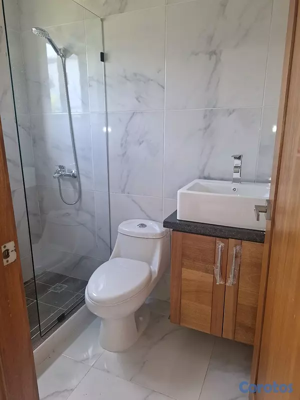 casas - Moderna casa 🏡 a 4 minutos de playa dorada Con buenos espacios  6