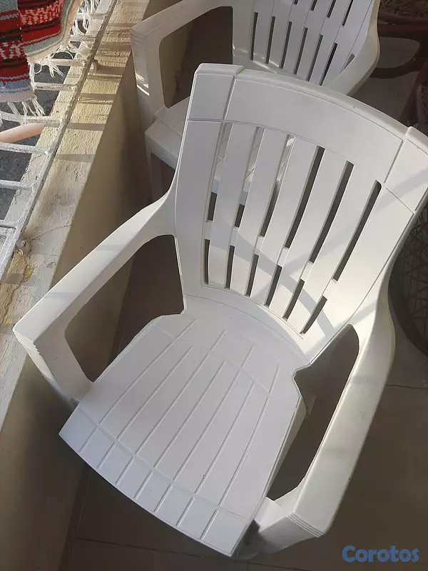muebles y colchones - 4 Sillas plastica buenas condiciones  4