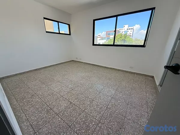 apartamentos - vendo independencia klm 7 una habitación baño parqueo piso 4 amplio fresco  8