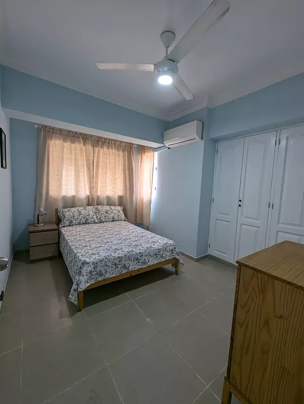 apartamentos - Vendo apartamento cómodo  en la zona universitaria 4