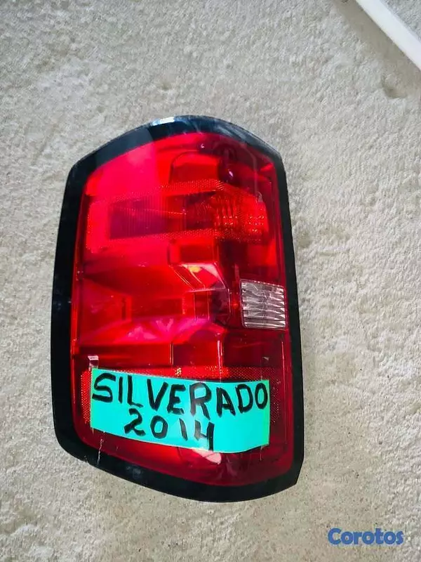 repuestos - 🚗 Vendo Farol / Luz Trasera para Chevrolet Silvera 2