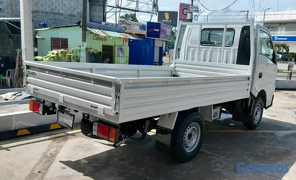 camiones y vehiculos pesados - Isuzu travis 2026 8