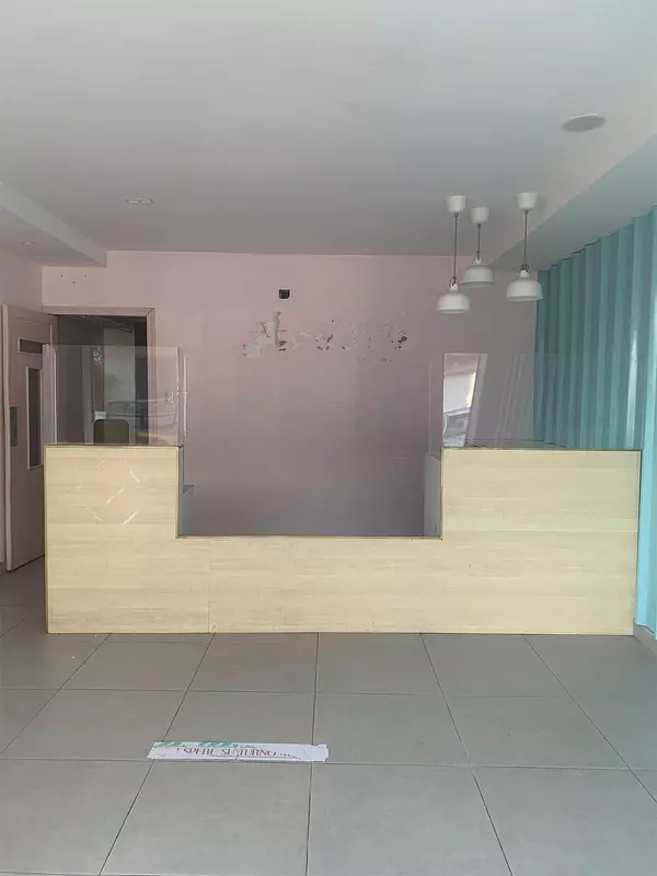 oficinas y locales comerciales - Local en exclusiva zona PIANTINI 6