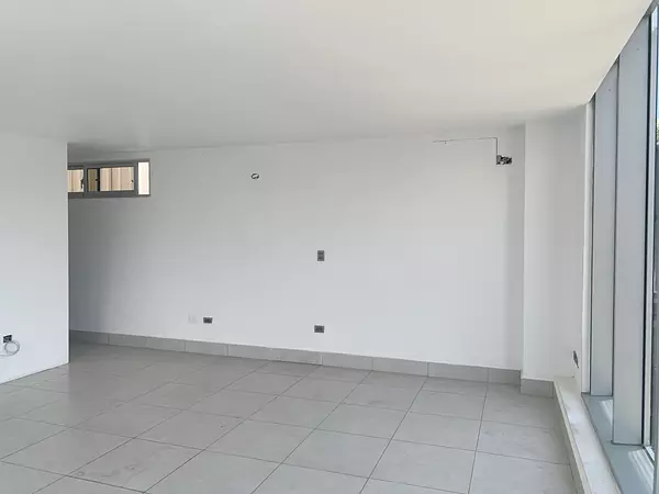 oficinas y locales comerciales - Local en los prados  5