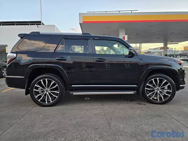 jeepetas y camionetas - OFERTA! TOYOTA 4RUNNER 2020 SR5 EN COMO NUEVA 3