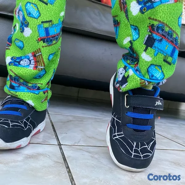 ropa y zapatos - tennis estilo spiderman 3