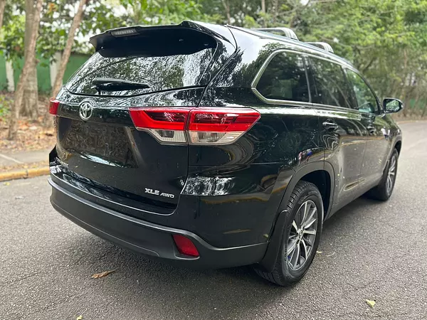 jeepetas y camionetas - Toyota higlander xle 2019 clean  5