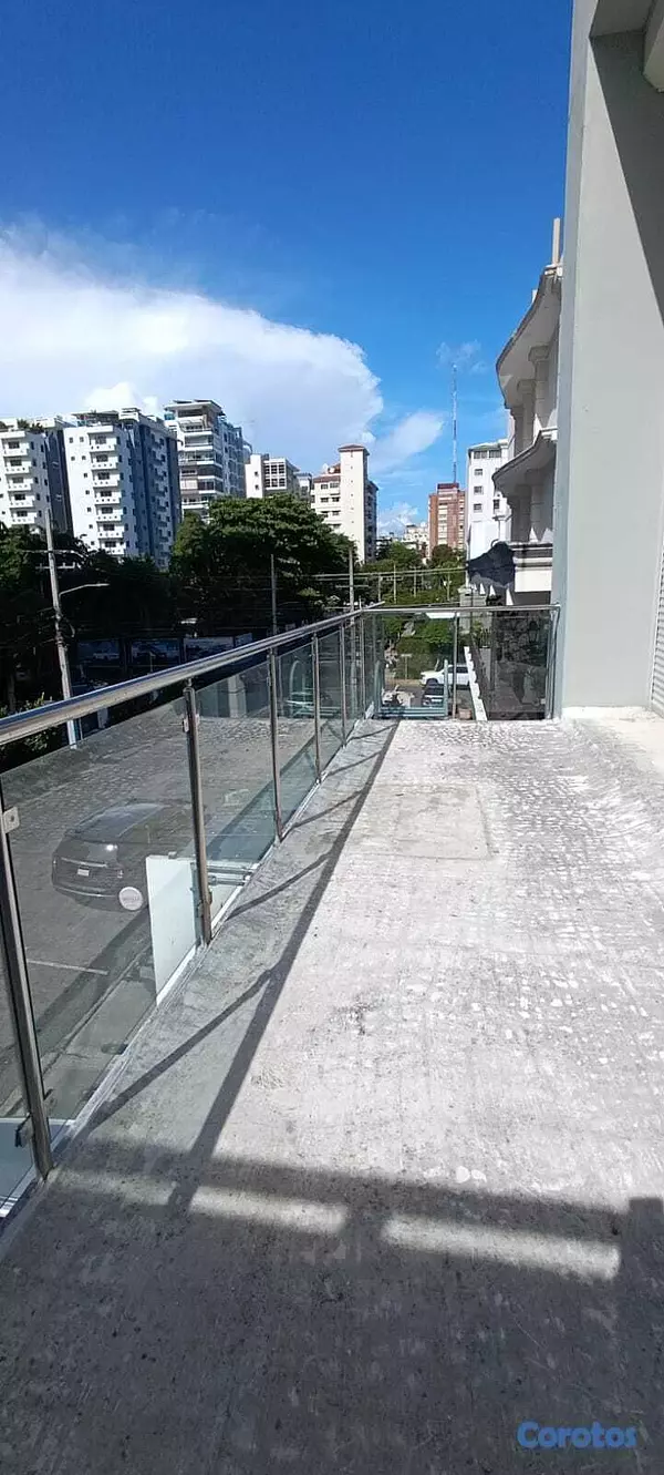 oficinas y locales comerciales - Piantini local 250mts 3er nivel. negocios ideal  oficinas estratégica ubicación 4