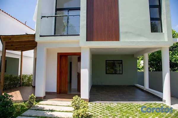 casas - Moderna Propiedad de 2 Niveles con Piscina 10