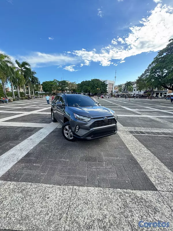 jeepetas y camionetas - Toyota RAV4 XLE 2023 5