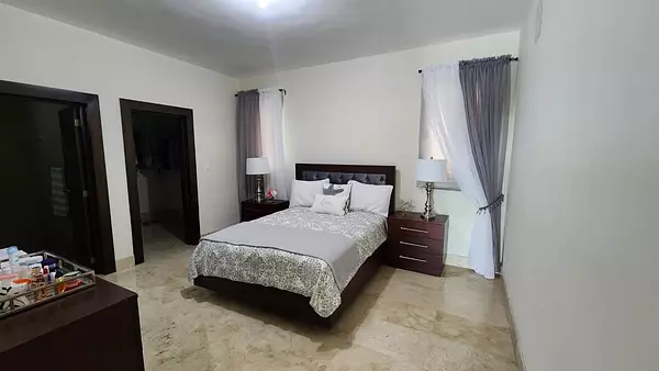 apartamentos - Apartamento 2do Nivel en La Zurza  6