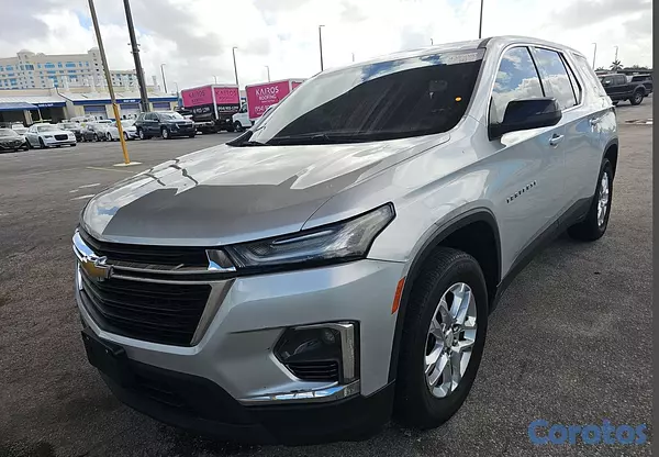 jeepetas y camionetas - Chevrolet Traverse LS 2022 4