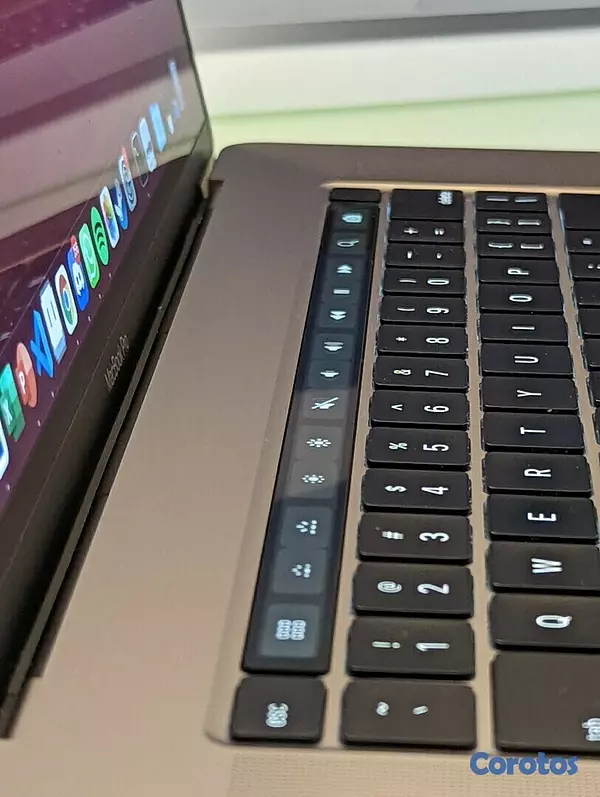 computadoras y laptops - 16-inch MacBook Pro (Space Grey), i9, 1TB, Configuracion Alta. 5