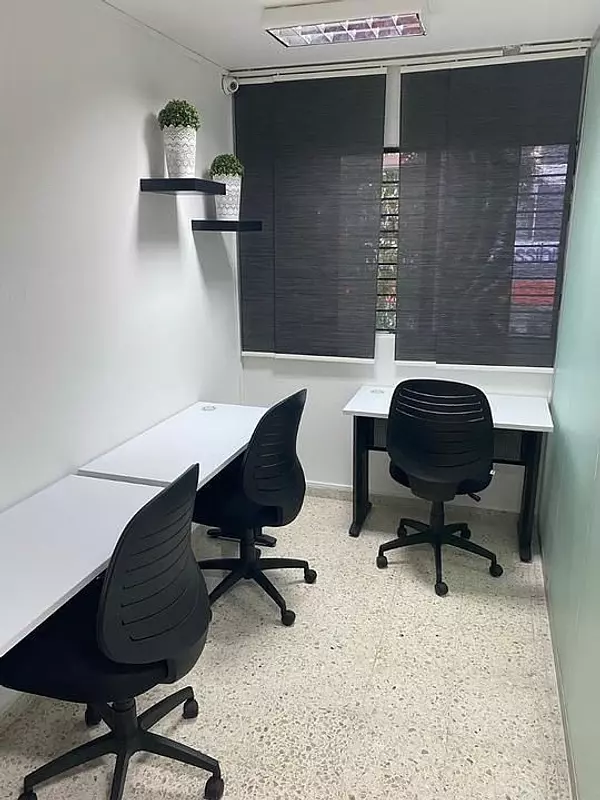 oficinas y locales comerciales - Oficina en alquiler en Piantini 10