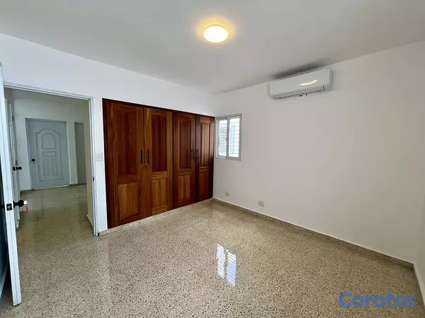 casas - Casa de 4 habitaciones 3 baños en alquiler en Viej 11