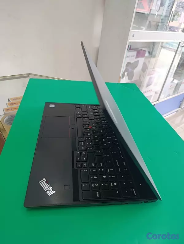 computadoras y laptops - Laptop LENOVO E580 I5-7/250GB SSD/8GB RAM/15.6Pulgad/FOTOS ORIGINALES DEL EQUIPO 2