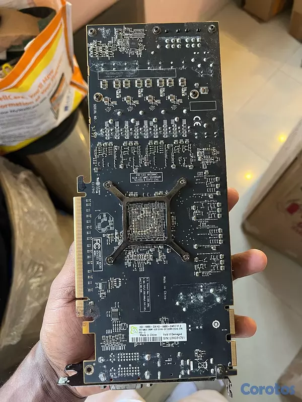 computadoras y laptops - Tarjeta Gráfica AMD Radeon HD 5850 en buen estado 2