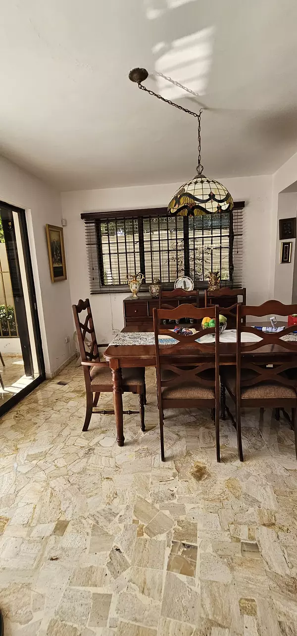 casas - VENDO CASA EN LA 📍CASTELANA SD. DISTRITO NACIONAL  9