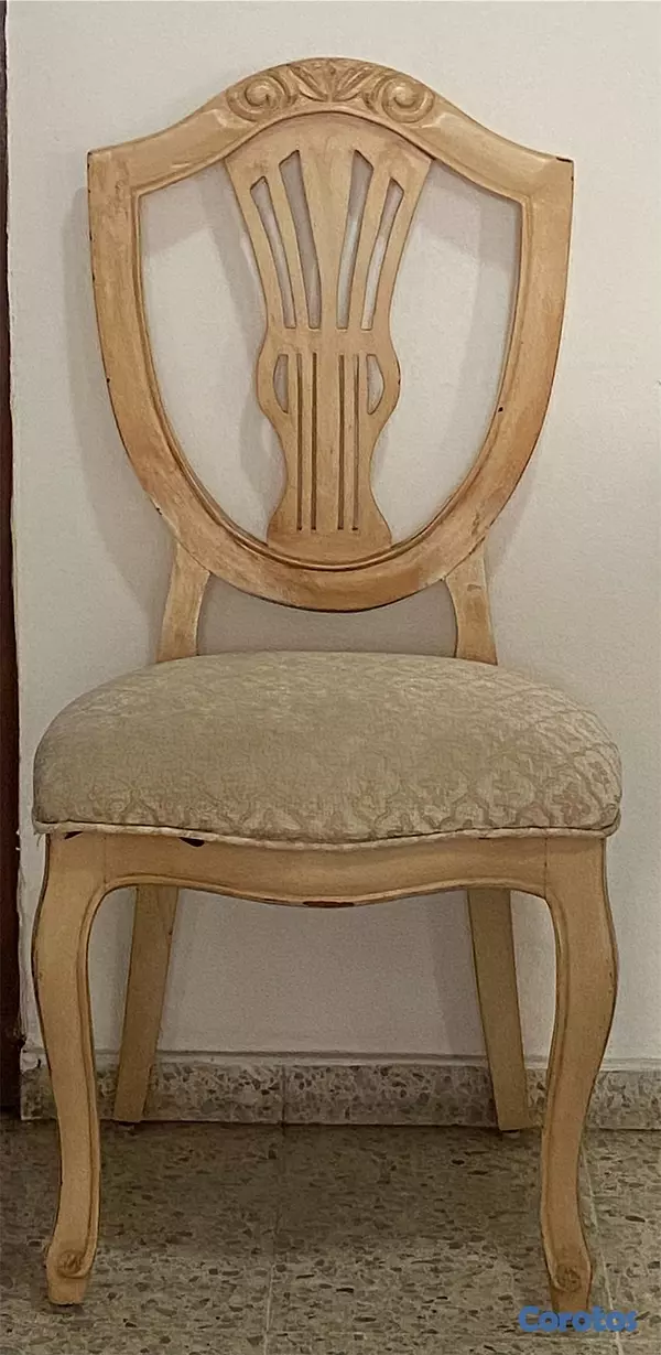 muebles y colchones - Juego de comedor rectangular 
Caoba con técnica aplicada
6 sillas 
 4